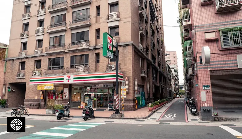 Everyday Life in Taiwan: Shopping, Convenience Stores, and the Culture Between Screening Days