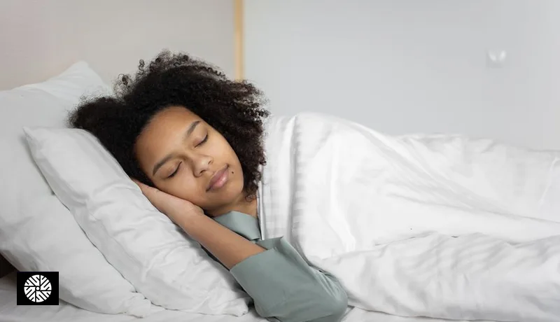 Sleep Hours vs Sleep Quality: What Large Studies Show About Your Brain and Belly Fat